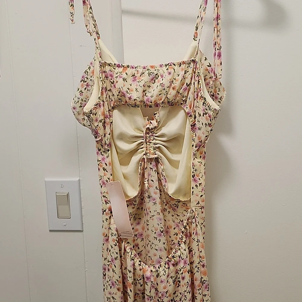 SEXY LITTLE DRESS...CUT OUT BACK SIZE S - Picture 4 of 8